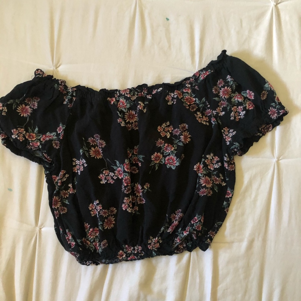 Black floral crop top